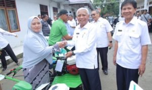 Pemkab Asahan Serahkan Bantuan Alat Mesin Pertanian (ALSINTAN) Serta Sosialisasi Penggunaannya