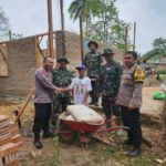 Polres pringsewu Berikan Bantuan Korban Angin Puting Beliung