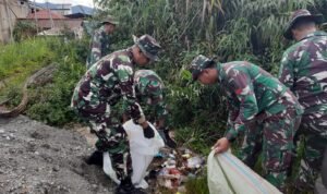Perkuat Kemanunggalan TNI Rakyat, Koramil 1403 15 Malili Inisiasi Bersih-bersih