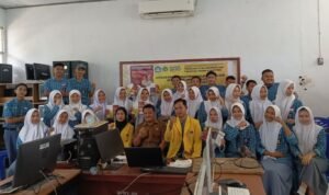 Tingkatkan Literasi Digital, Tim PKM FTKOM UNCP Kenalkan Teknologi Geospasial di SMAN 4 Luwu Utara