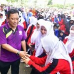 Jalan Sehat HUT PGRI, Ribuan Guru Antusias Sambut Pj Gubernur Bahtiar