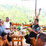 Arsul Sani Sambut Pj Gubernur Sulsel, Makan Durian di Bukit Kambo Palopo