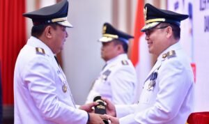 Pj Gubernur Sulsel Lantik Muhammad Saleh dan Andi Batara Lipu Sebagai Pj Bupati Luwu dan Wajo. (ist)