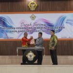Pj Bupati Luwu Serahkan LKPD (Unaudited) Tahun 2023