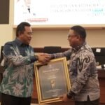 Asrul Sani Terima Penghargaan Adipura dari Pj Gubernur Sulsel