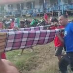 Kapolres Palopo Evakuasi Ibu Hamil Korban Longsor di Pangi Latimojong Luwu