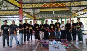 Komunitas Pemerhati Pusaka Bassi Tammi Lakukan Tompang Pusaka Di Makam Datuk Pattimang