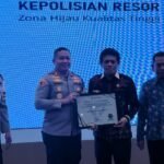 Kapolres Morowali Terima Piagam Penghargaan Zona Hijau Kualitas Tinggi dari Ombudsman RI