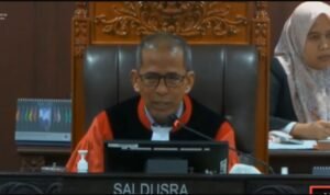 Hakim MK Saldi Isra Pertanyakan Ketidakhadiran Pihak Sekolah dalam Sidang DKPP