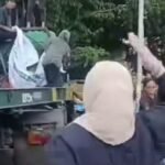 Wanita Berhijab Bentak Demonstran di Makassar, Protes Jalan Diblokir