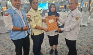 Suharman Resmi Pimpin APDESI Luwu Timur, Terima SK di Kemendes PDT