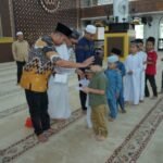 BKM Agung H. Achmad Bakrie Kisaran Bersama Wabup Asahan Salurkan Bantuan kepada Kaum Dhuafa dan Anak Yatim