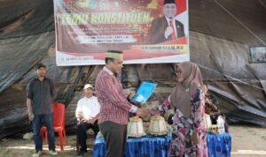 Bangkitkan Jiwa Nasionalisme Warga, Sarkawi Hamid Awali Reses dengan Lagu Indonesia Raya