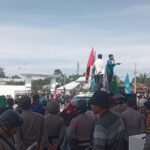 Ribuan Mahasiswa Kepung DPRD Palopo, Desak Presiden Copot Kapolri