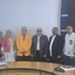 Di Tengah Kesibukan Politik, Senator Waris Halid Jalani Seminar Disertasi di UNM